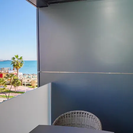 Cubo's Sea View Pacifico Street & Free Parking Apartment